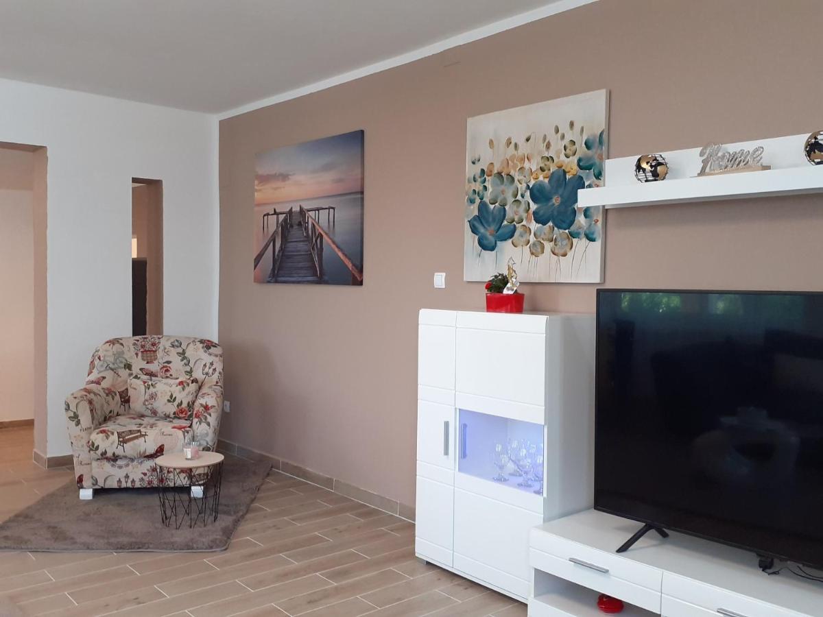 Apartment Hana With A Private Pool Малинска Экстерьер фото