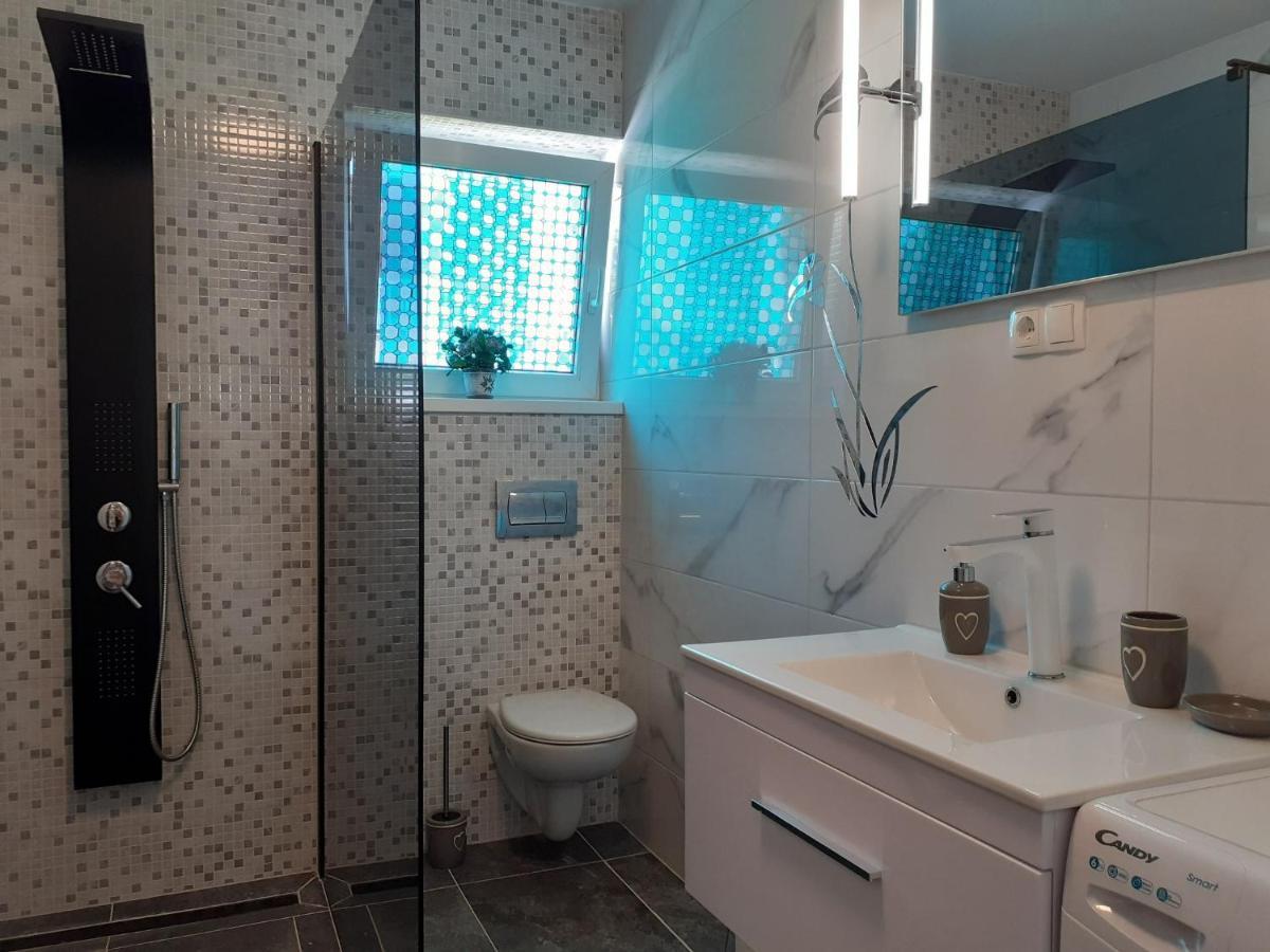 Apartment Hana With A Private Pool Малинска Экстерьер фото
